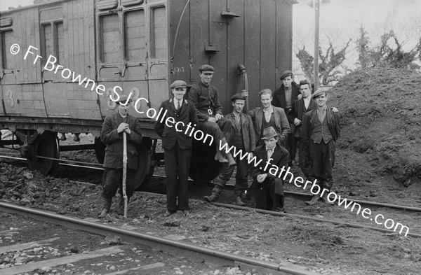 LOADING TURF TRAIN NEAR PORTARLINGTON GROUP OF WORKERS